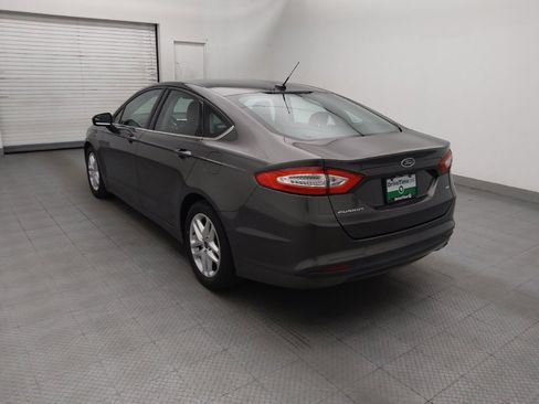 Used 2016 Ford Fusion SE FWD image 5