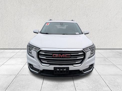 Used 2024 GMC Terrain SLT image 8