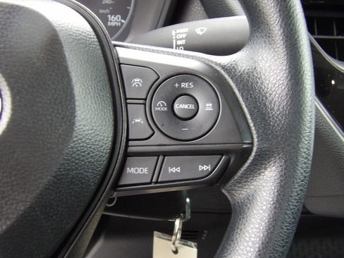Used 2025 Toyota Corolla LE FWD image 15