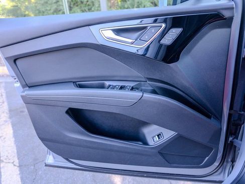 Used 2024 Audi Q4 e-tron Premium Plus image 15