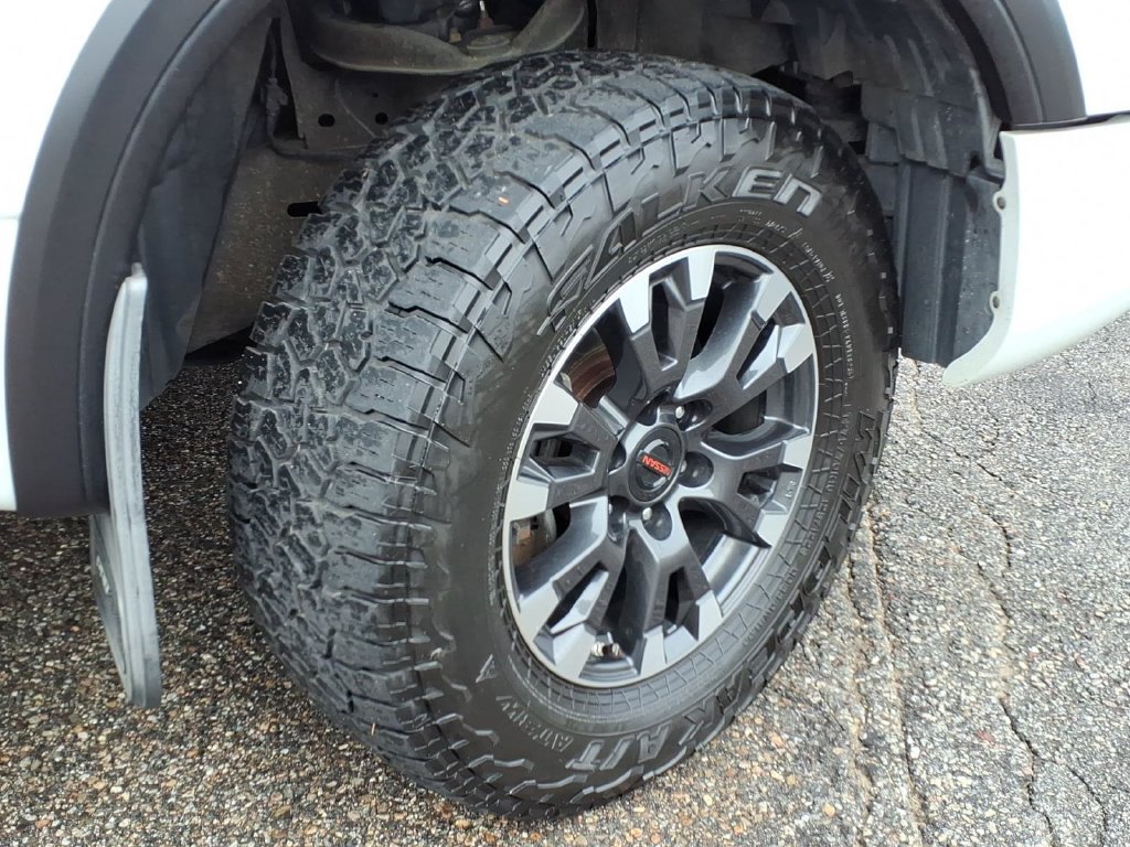 Used 2021 Nissan Titan PRO-4X w/ Pro-4x Convenience Package AWD/4WD image 9