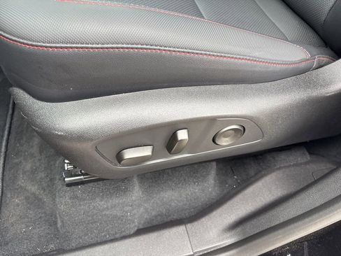 Used 2025 Chevrolet Traverse Z71 w/ Driver Confidence Package image 31