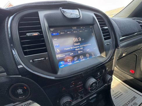 Used 2013 Chrysler 300 C RWD image 22
