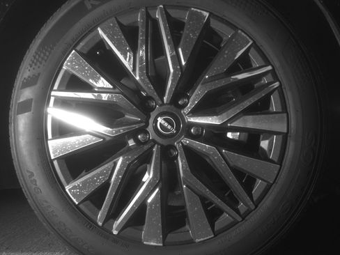 Used 2025 Nissan Altima 2.5 SV FWD image 13