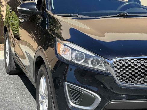 Used 2016 Kia Sorento FWD image 15
