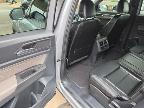 Used 2022 Volkswagen Atlas Cross Sport SE AWD/4WD image 17