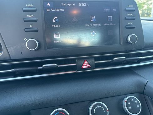 Used 2023 Hyundai Elantra SE FWD image 22