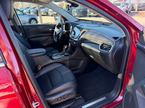 Used 2022 Chevrolet Equinox Premier image 24