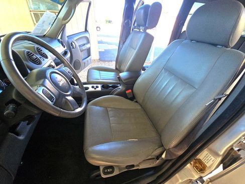 Used 2007 Jeep Liberty Limited image 9