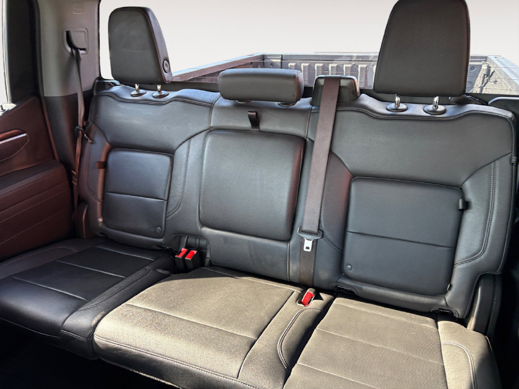 Used 2025 GMC Sierra 1500 SLT AWD/4WD image 13