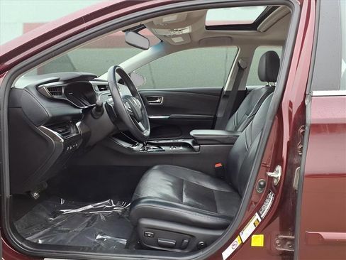 Used 2016 Toyota Avalon Limited image 16