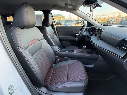 New 2025 Nissan Kicks SR image 15