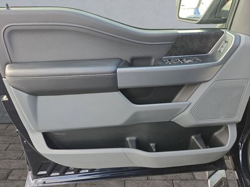 Certified 2022 Ford F150 XLT w/ Equipment Group 302A High image 10