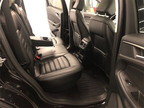 Used 2023 Ford Edge SEL w/ Convenience Package image 32