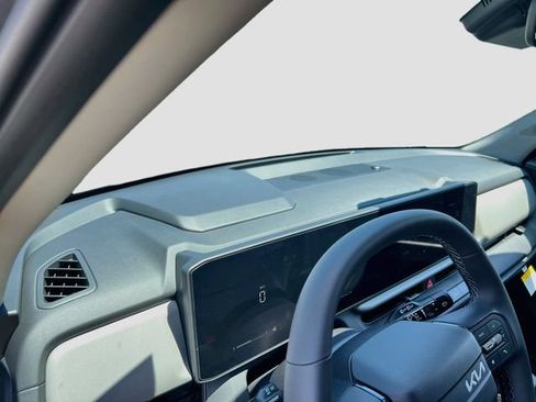 New 2027 Kia Seltos S FWD image 9