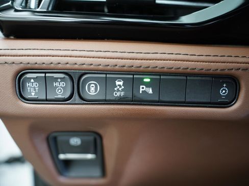 Used 2023 Acura MDX SH-AWD w/ Advance Package image 23