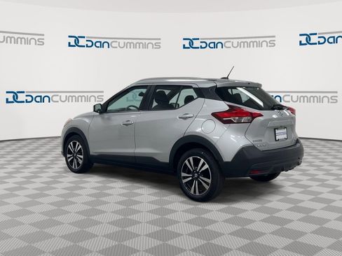 Used 2019 Nissan Kicks SV FWD image 6