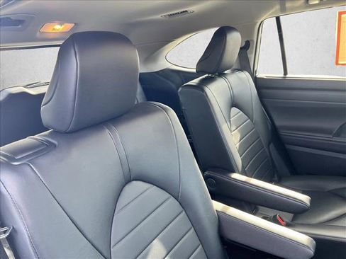 Certified 2024 Toyota Highlander XLE image 21