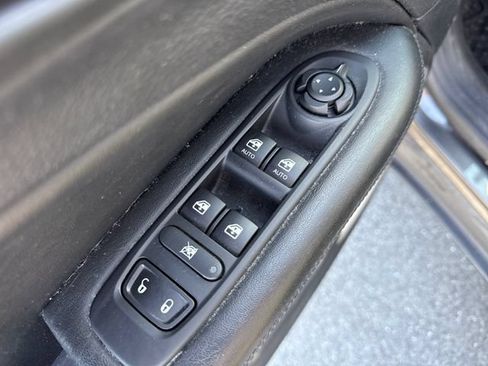 Used 2018 Jeep Compass Latitude w/ Popular Equipment Group AWD/4WD image 24