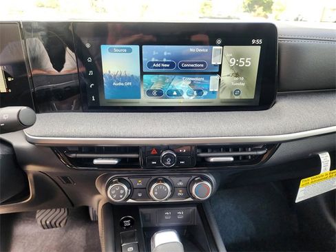 New 2025 Nissan Kicks SV image 3