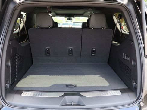 Used 2026 Chevrolet Suburban High Country image 27