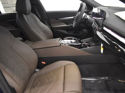 New 2027 BMW 530i xDrive w/ M Sport Package AWD/4WD image 19