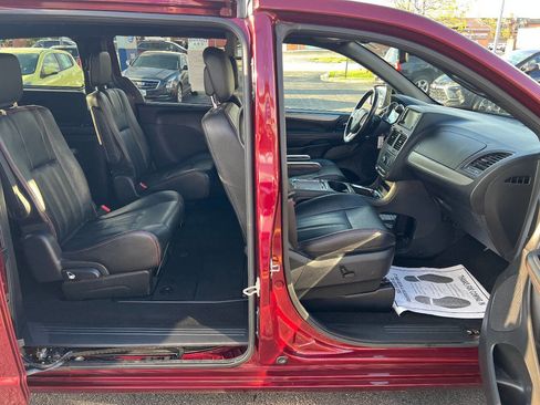 Used 2019 Dodge Grand Caravan GT FWD image 31