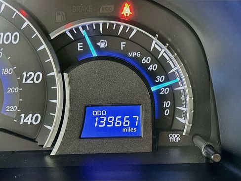 Used 2014 Toyota Camry XLE w/ Leather Package FWD image 24