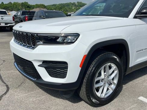 New 2026 Jeep Grand Cherokee Laredo AWD/4WD image 12
