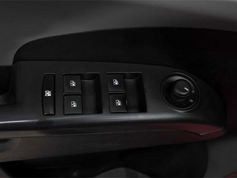 Used 2014 Chevrolet Sonic LT image 17