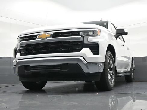 Used 2024 Chevrolet Silverado 1500 LT RWD image 30