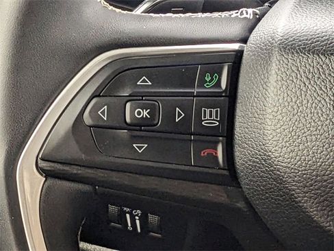 Certified 2023 Jeep Grand Cherokee L Laredo image 18