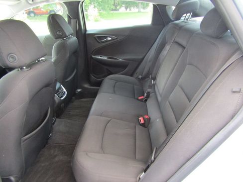 Used 2018 Chevrolet Malibu LT FWD image 26
