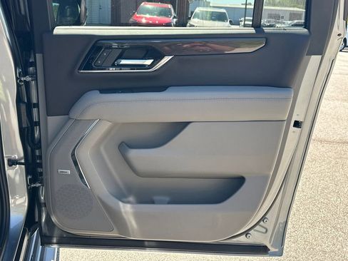 New 2026 GMC Yukon XL Elevation w/ Elevation Premium Package image 17