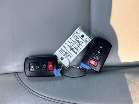 Used 2018 Toyota Highlander XLE FWD image 66