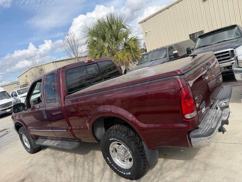 Used 2000 Ford F250 Lariat image 9