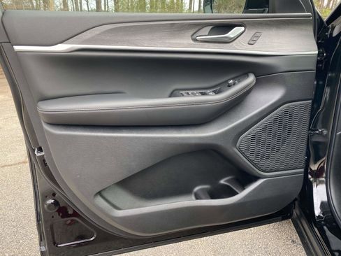 New 2025 Jeep Grand Cherokee Limited image 10