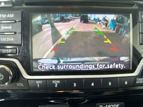 Used 2017 Nissan Juke SV image 18