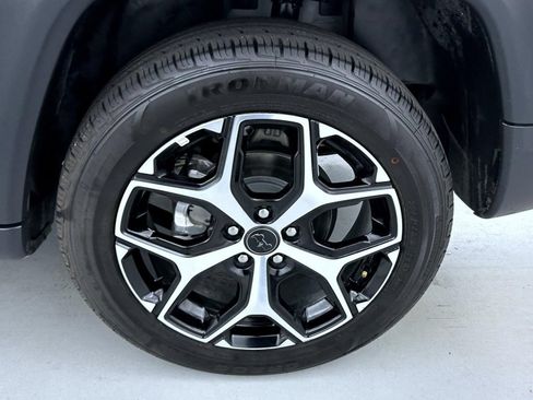 Used 2025 Jeep Compass Limited AWD/4WD image 23