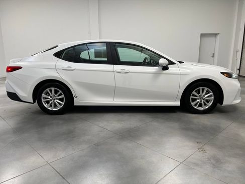 Used 2025 Toyota Camry LE FWD image 10