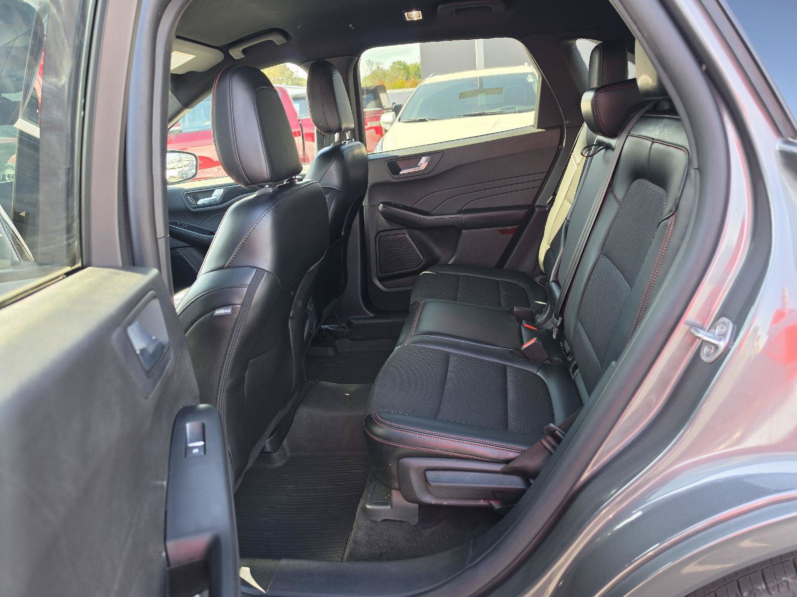 Used 2024 Ford Escape ST-Line w/ Tech Pack #1 AWD/4WD image 9