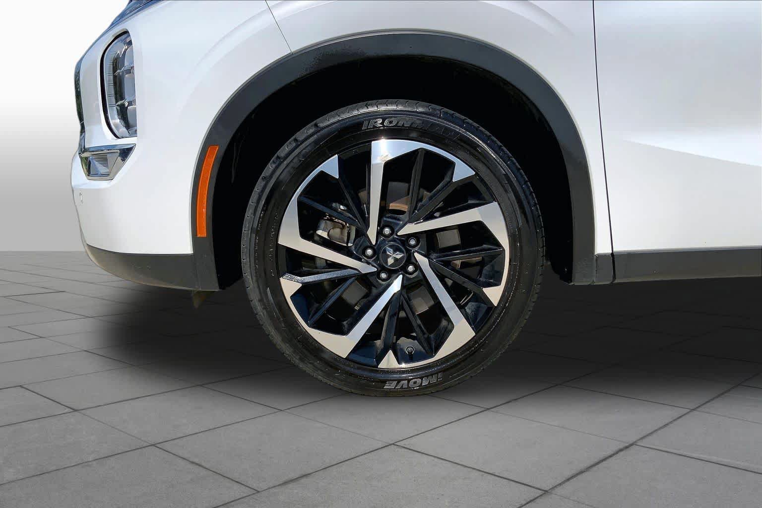 Used 2024 Mitsubishi Outlander SE FWD image 11