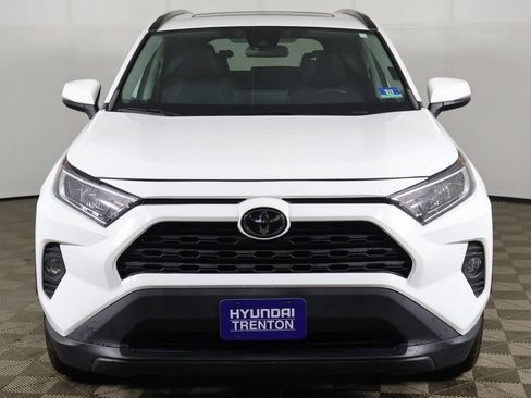 Used 2020 Toyota RAV4 XLE Premium FWD image 10