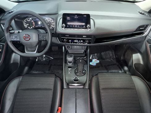 Used 2025 Nissan Rogue SV AWD/4WD image 24