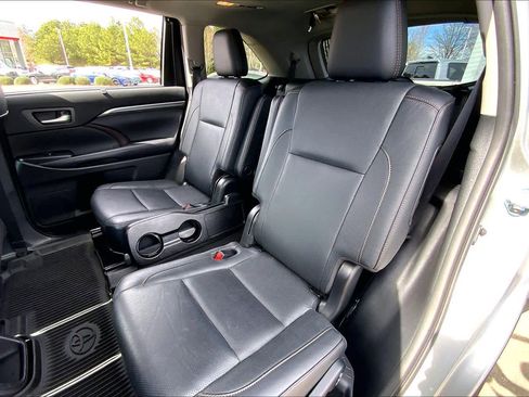 Used 2019 Toyota Highlander Limited Platinum image 20