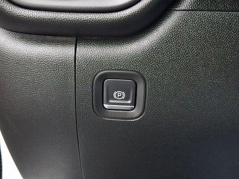 Certified 2020 Chevrolet Silverado 1500 Custom w/ Custom Value Package image 27