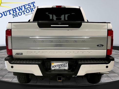 Used 2019 Ford F350 Limited image 5