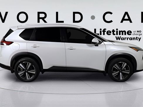 Used 2024 Nissan Rogue SL w/ SL Premium Package image 9