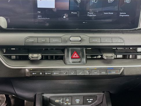 Used 2025 Kia K4 LXS image 23