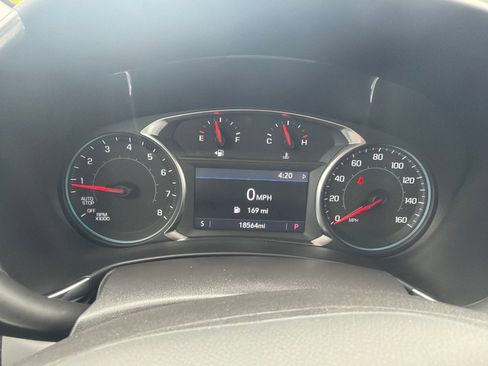 Used 2024 Chevrolet Equinox Premier FWD image 12